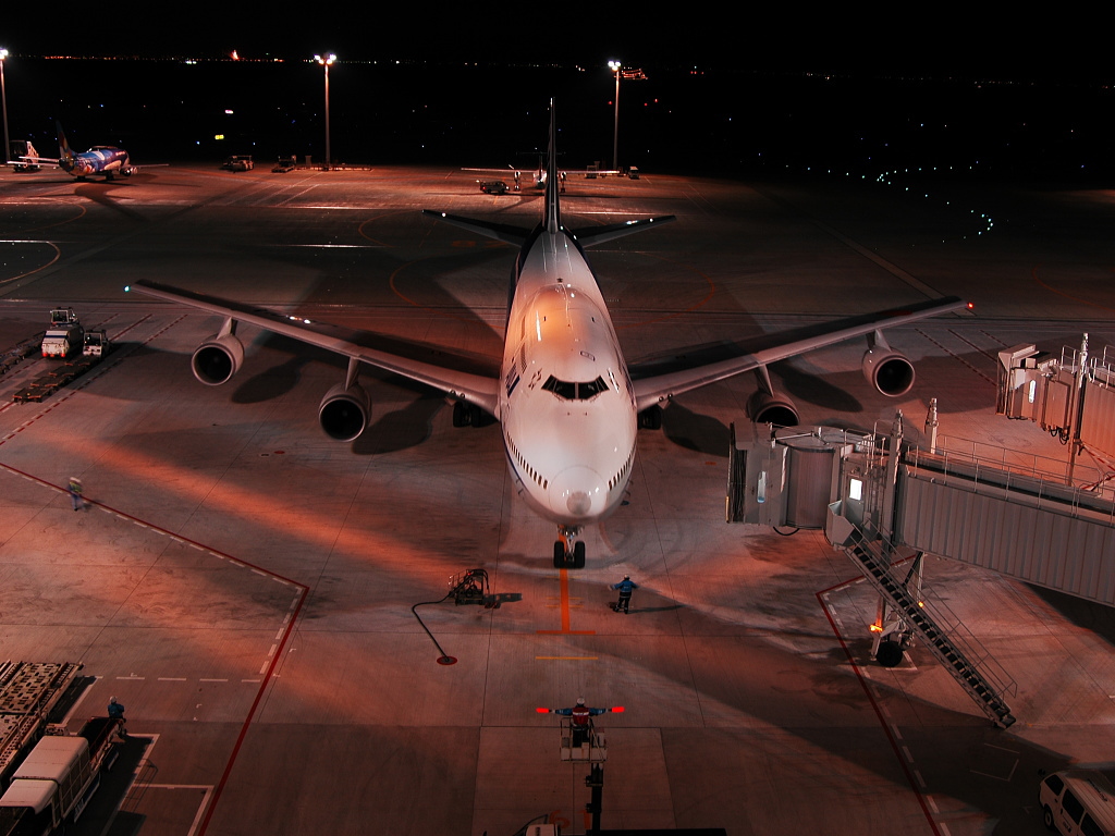 荷蘭空運(yùn)價(jià)格，MU空運(yùn)專線，深圳大智通國際貨運(yùn)